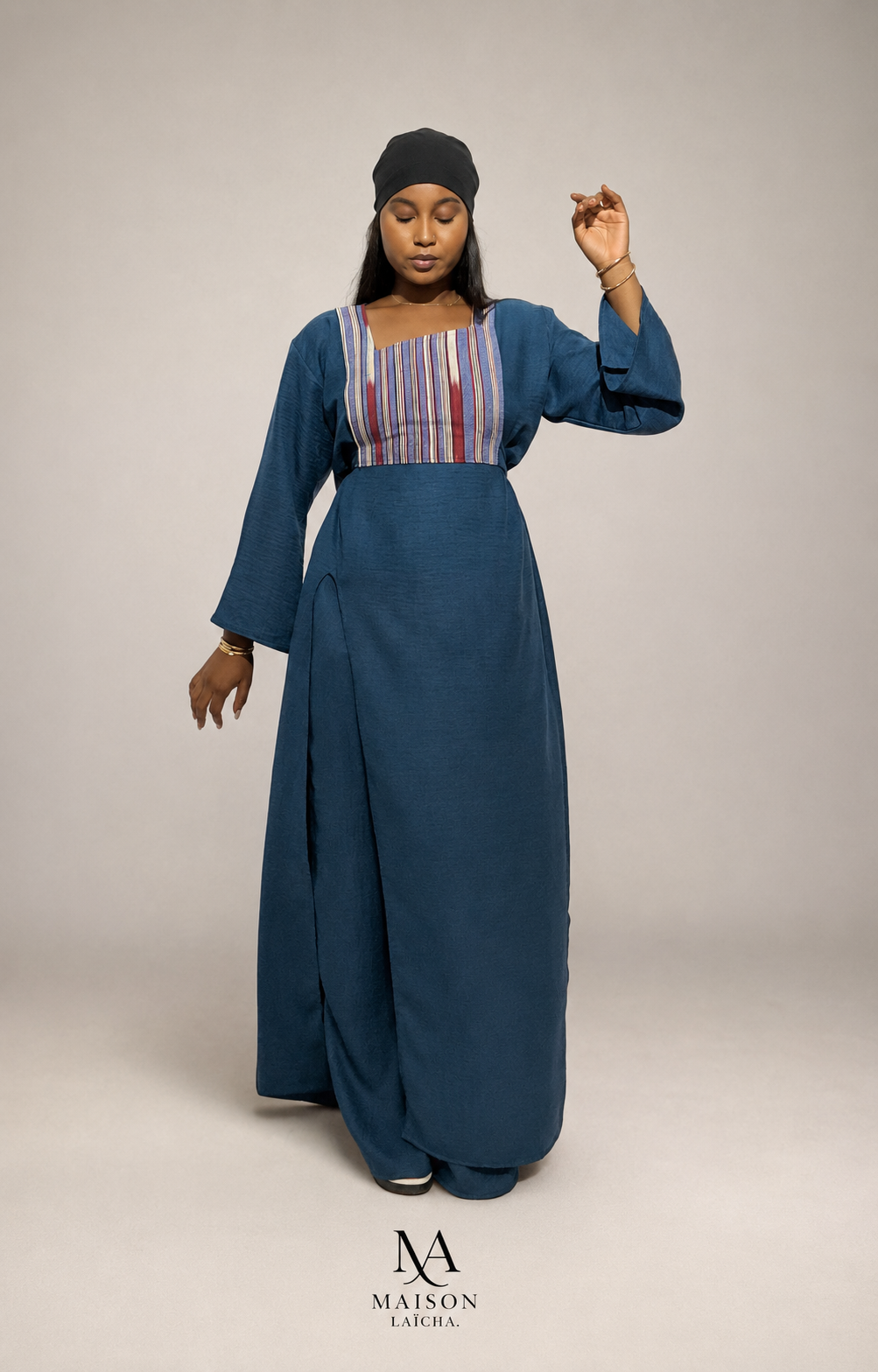 Hafsa bleu pétrole